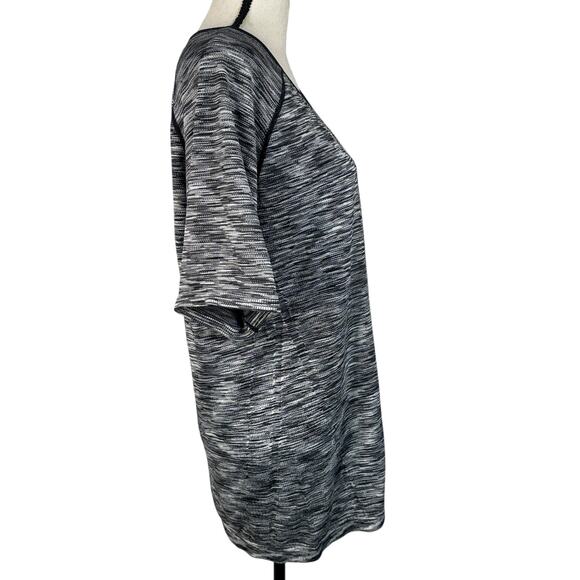 LIVI Lane Bryant SZ 22/24 Fitted Top Activewear Lightweight Crew Neck Stretch - Picture 3 of 6